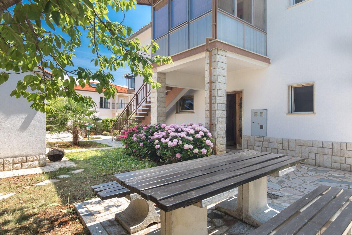 Apartments Kate - 100 M From Beach Малинська Екстер'єр фото